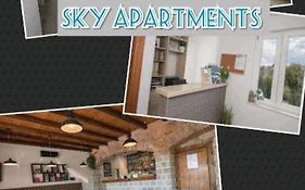 Sky Airport Apartments